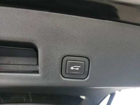 Used 2026 GMC Acadia Elevation w/ Elevation Premium Package AWD/4WD image 13