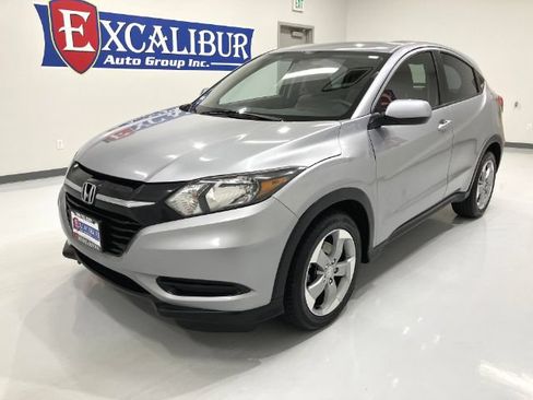 Used 2018 Honda HR-V LX image 7