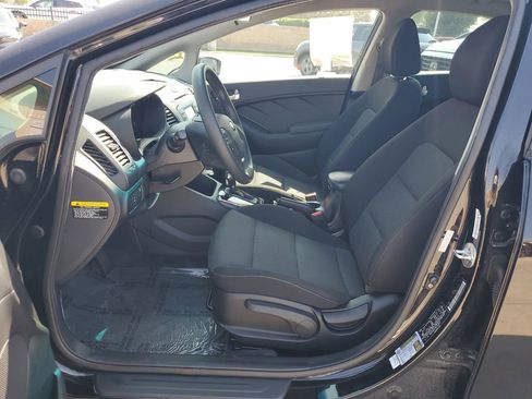 Used 2017 Kia Forte LX image 16