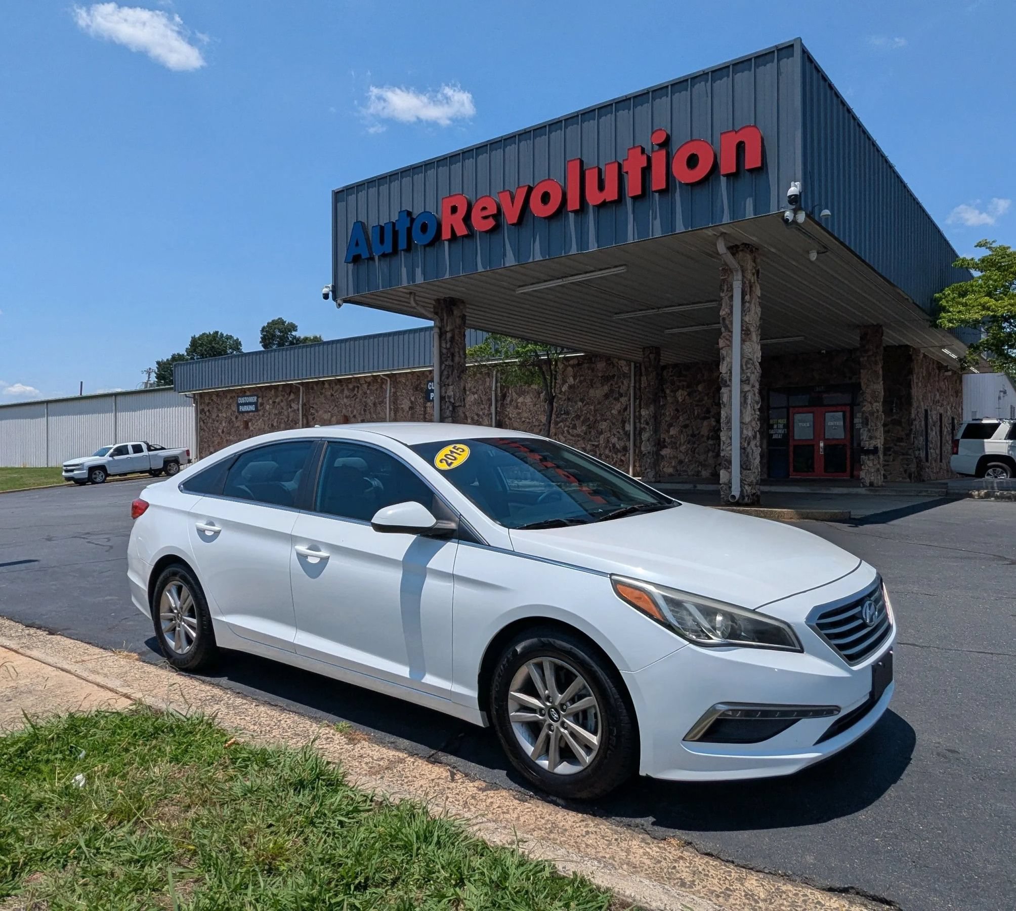 Used 2015 Hyundai Sonata SE FWD image 1