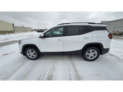 Certified 2023 GMC Terrain SLE w/ Driver Convenience Package image 6