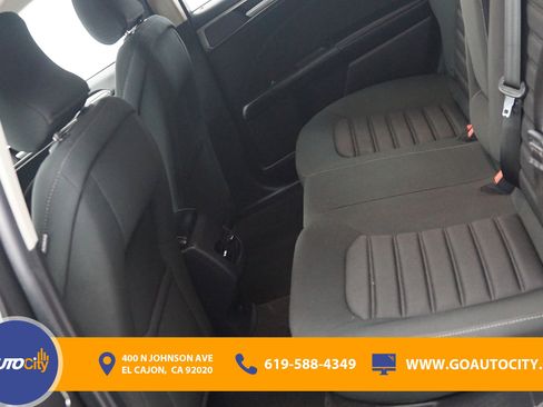 Used 2019 Ford Fusion SE FWD image 13