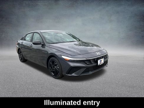 Used 2026 Hyundai Elantra Sport FWD image 9