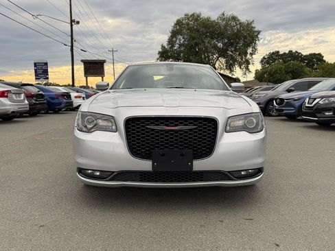 Used 2021 Chrysler 300 S RWD image 2