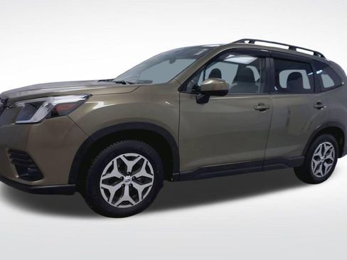 Used 2023 Subaru Forester Premium image 4