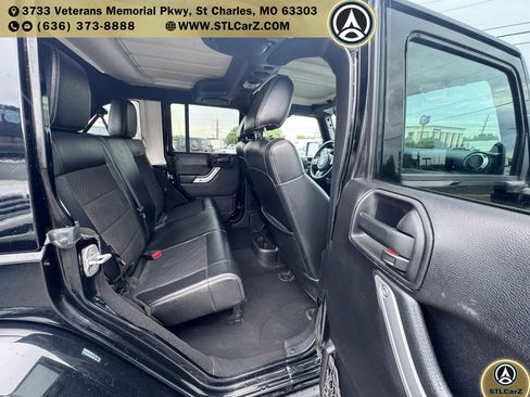 Used 2012 Jeep Wrangler Unlimited Rubicon AWD/4WD image 13