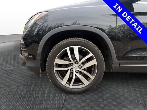 Used 2017 Honda Pilot Touring image 14