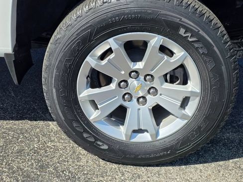 Used 2022 Chevrolet Colorado LT w/ Fleet Safety Package RWD image 8