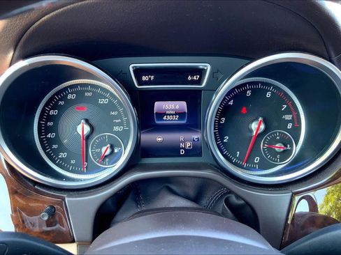 Used 2017 Mercedes-Benz GLE 400 4MATIC image 26