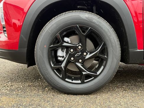 New 2026 Chevrolet Trax LT w/ Midnight Edition FWD image 11
