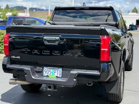 Certified 2024 Toyota Tacoma SR5 AWD/4WD image 5