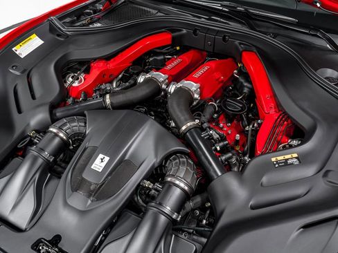 Used 2020 Ferrari Portofino RWD image 50