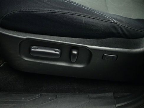 Used 2020 Toyota Tacoma TRD Off-Road image 19