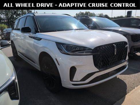 Used 2025 Lincoln Aviator Reserve w/ Jet Appearance Package AWD/4WD image 3