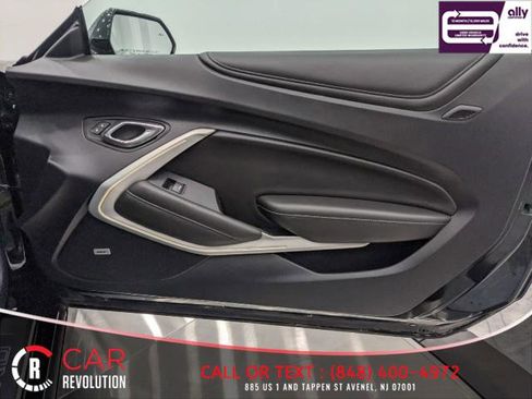 Used 2016 Chevrolet Camaro SS image 38