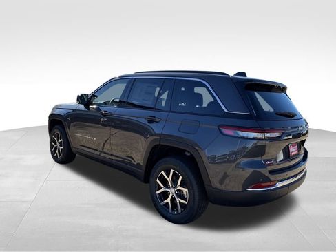 New 2025 Jeep Grand Cherokee Limited w/ Luxury Tech Group II image 3