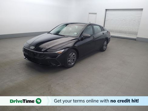 Used 2024 Hyundai Elantra SEL FWD image 1