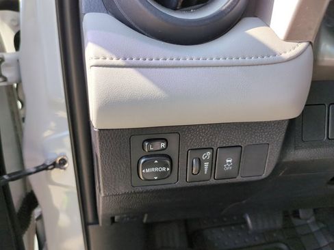 Used 2015 Toyota RAV4 Limited FWD image 11