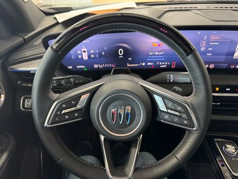 Certified 2025 Buick Enclave Avenir w/ Super Cruise Package AWD/4WD image 28