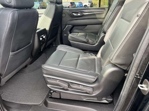 Used 2022 GMC Yukon XL Denali AWD/4WD image 13