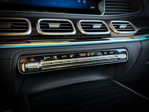 Used 2024 Mercedes-Benz GLE 63 AMG S image 38