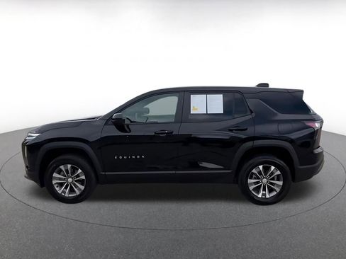Used 2025 Chevrolet Equinox LT FWD image 9