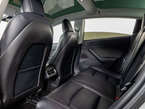 Used 2018 Tesla Model 3 Long Range image 19