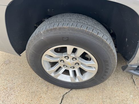 Used 2019 Chevrolet Suburban LT w/ Max Trailering Package image 12