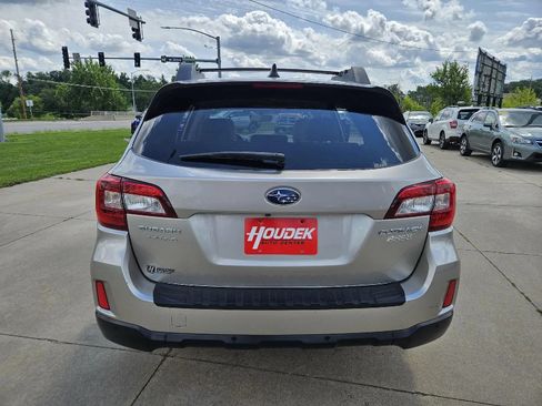 Used 2017 Subaru Outback 2.5i Limited AWD/4WD image 7
