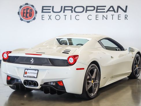 Used 2015 Ferrari 458 Spider RWD image 14