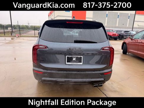 Certified 2022 Kia Telluride SX w/ Nightfall Edition Package image 3
