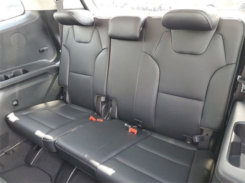 Certified 2022 Kia Telluride LX image 12