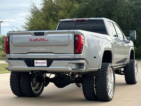 Used 2026 GMC Sierra 3500 Denali w/ Technology Package AWD/4WD image 9