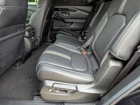 Used 2025 Honda Pilot EX-L image 19