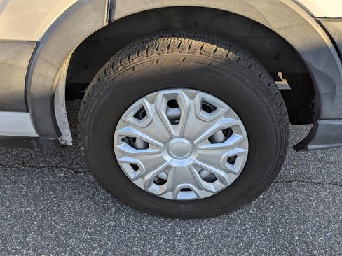 Used 2018 Ford Transit 350 XL image 11