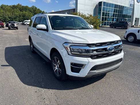 Used 2024 Ford Expedition Limited RWD image 2