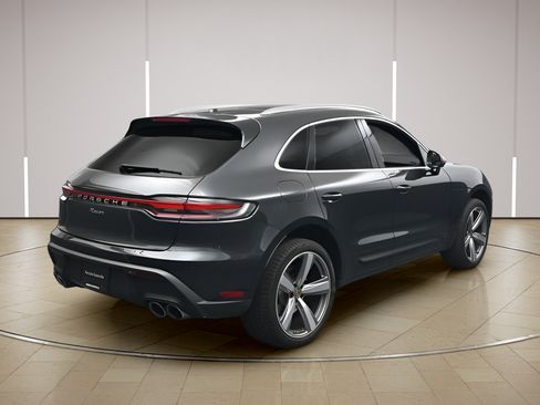 Certified 2024 Porsche Macan AWD/4WD image 24