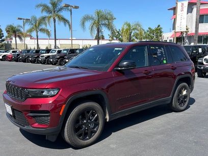 Used 2025 Jeep Grand Cherokee Altitude