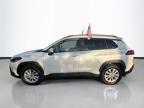 Used 2023 Toyota Corolla Cross LE w/ Moonroof Package AWD/4WD image 4