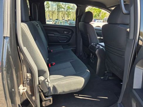 Used 2019 Nissan Titan SV w/ SV Convenience Package image 16
