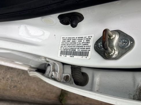 Used 2015 Honda Civic SE image 9