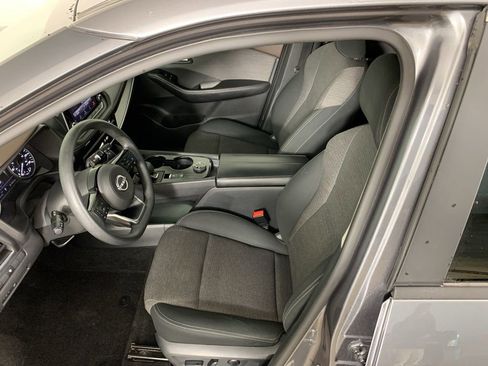 Used 2023 Nissan Rogue SV image 29