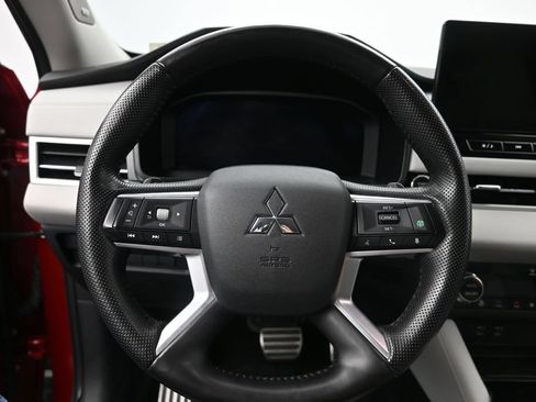 Used 2025 Mitsubishi Outlander SEL FWD image 13