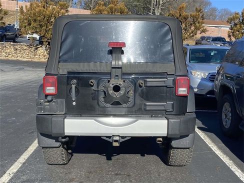 Used 2013 Jeep Wrangler Sport image 8