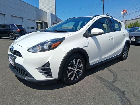 Used 2018 Toyota Prius C Two image 7
