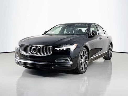 Certified 2025 Volvo S90 B6 Plus AWD/4WD image 3