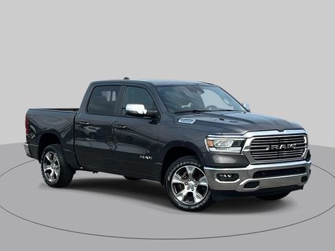 Used 2023 RAM 1500 Laramie AWD/4WD image 1