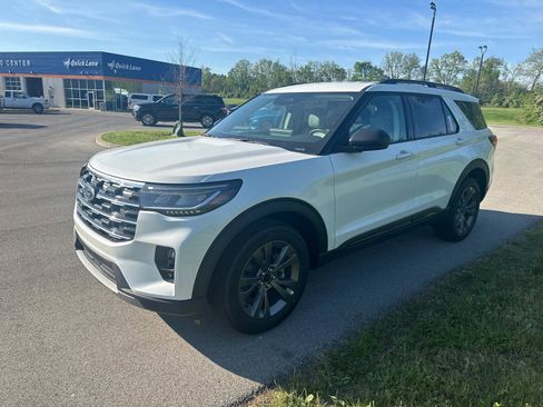 New 2026 Ford Explorer Active AWD/4WD image 5