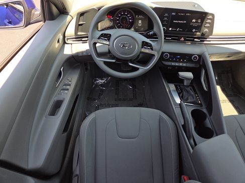 Used 2023 Hyundai Elantra SEL FWD image 28