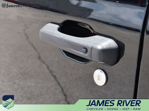 Used 2022 Jeep Wrangler Unlimited Sport AWD/4WD image 19